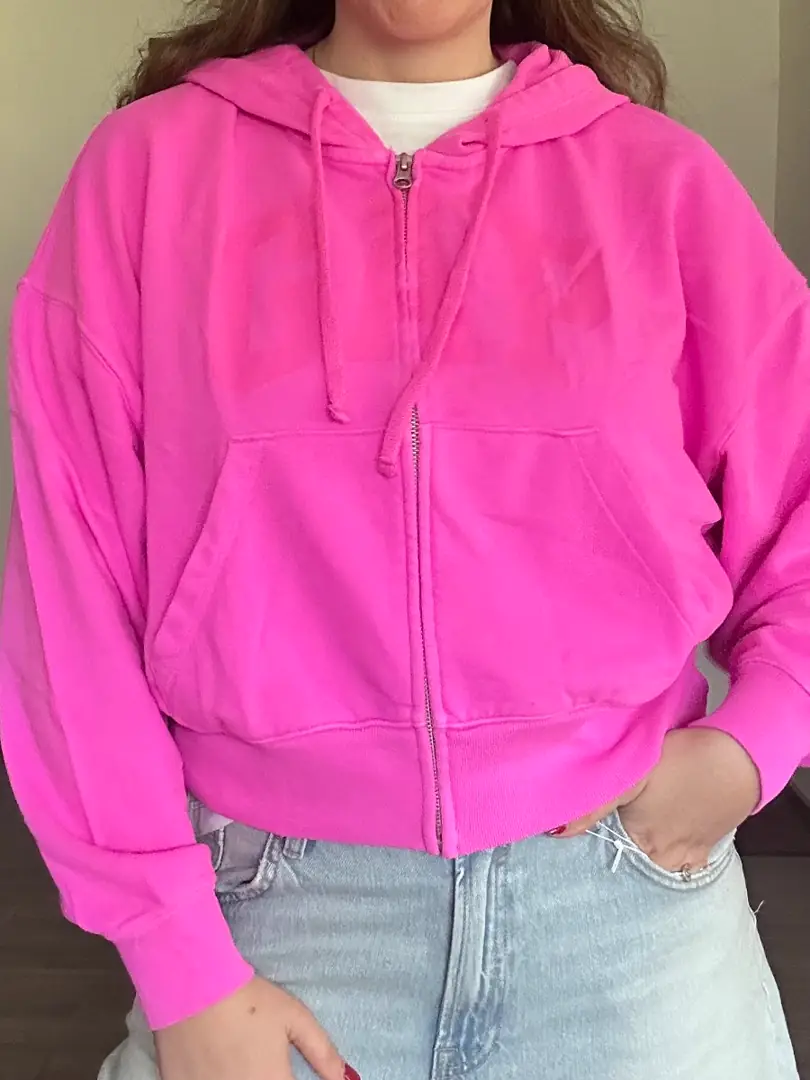 Hoodie fucsia con letras estampadas (GAP)