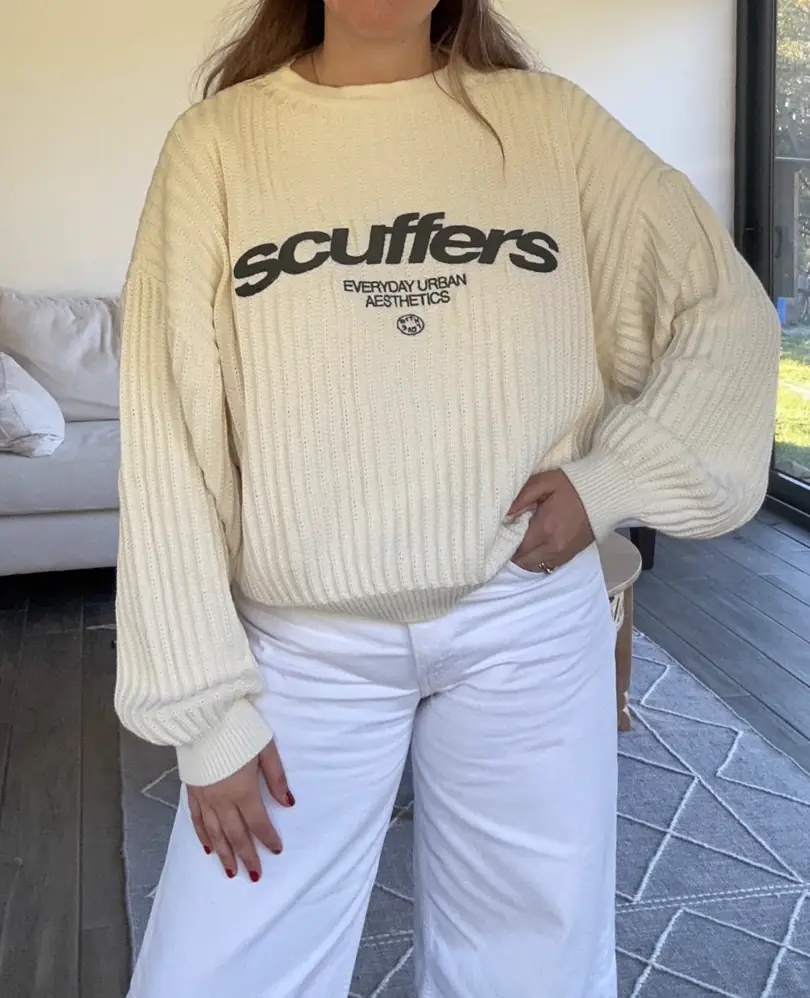 Suéter unisex color crema (Scuffers)